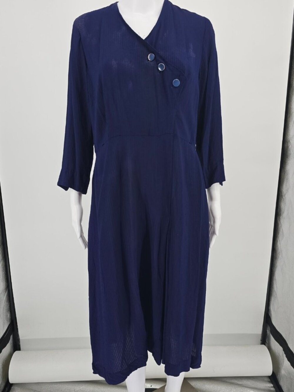 Vintage 1940s Navy Semi-Sheer Ribbed Crepe Long Sleeve V-Neck Day Dress (L)